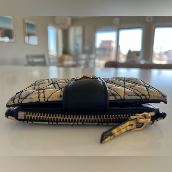 Versace Virtus Quilted Compact Wallet – Black & Yellow Floral w/ Gold Hardware - Picture 13 of 15